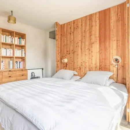 Famous Parisian Designer's Pied-a-terre In Le Marais Apartamento París