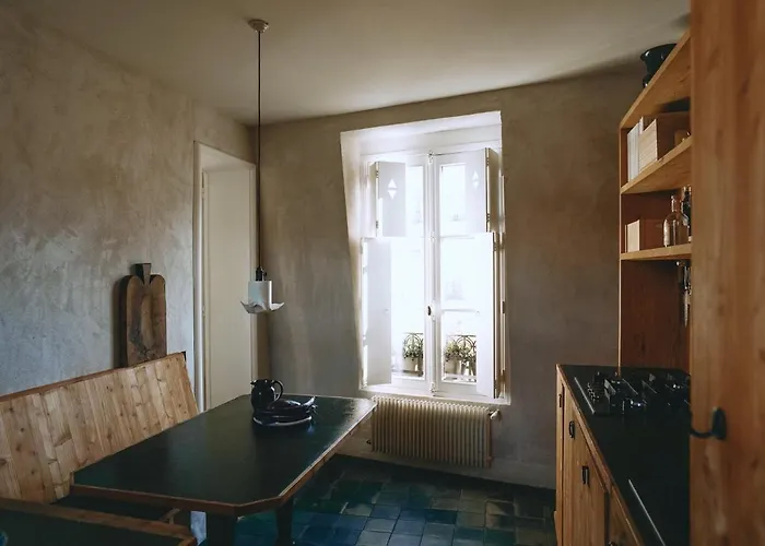Famous Parisian Designer's Pied-a-terre In Le Marais Апартаменты *