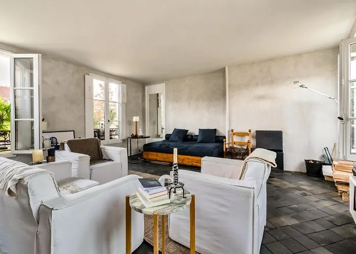Апартаменты Famous Parisian Designer's Pied-a-terre In Le Marais Париж