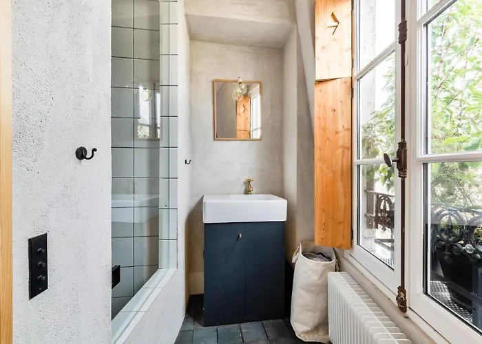 Famous Parisian Designer's Pied-a-terre In Le Marais Апартаменты Париж