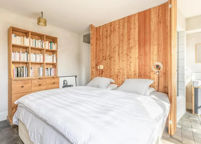 Famous Parisian Designer's Pied-a-terre In Le Marais Апартаменты Париж