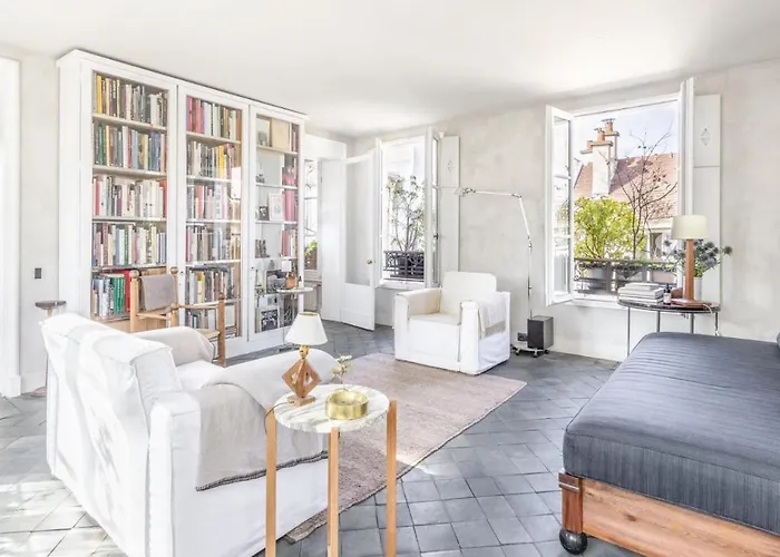 Famous Parisian Designer's Pied-a-terre In Le Marais